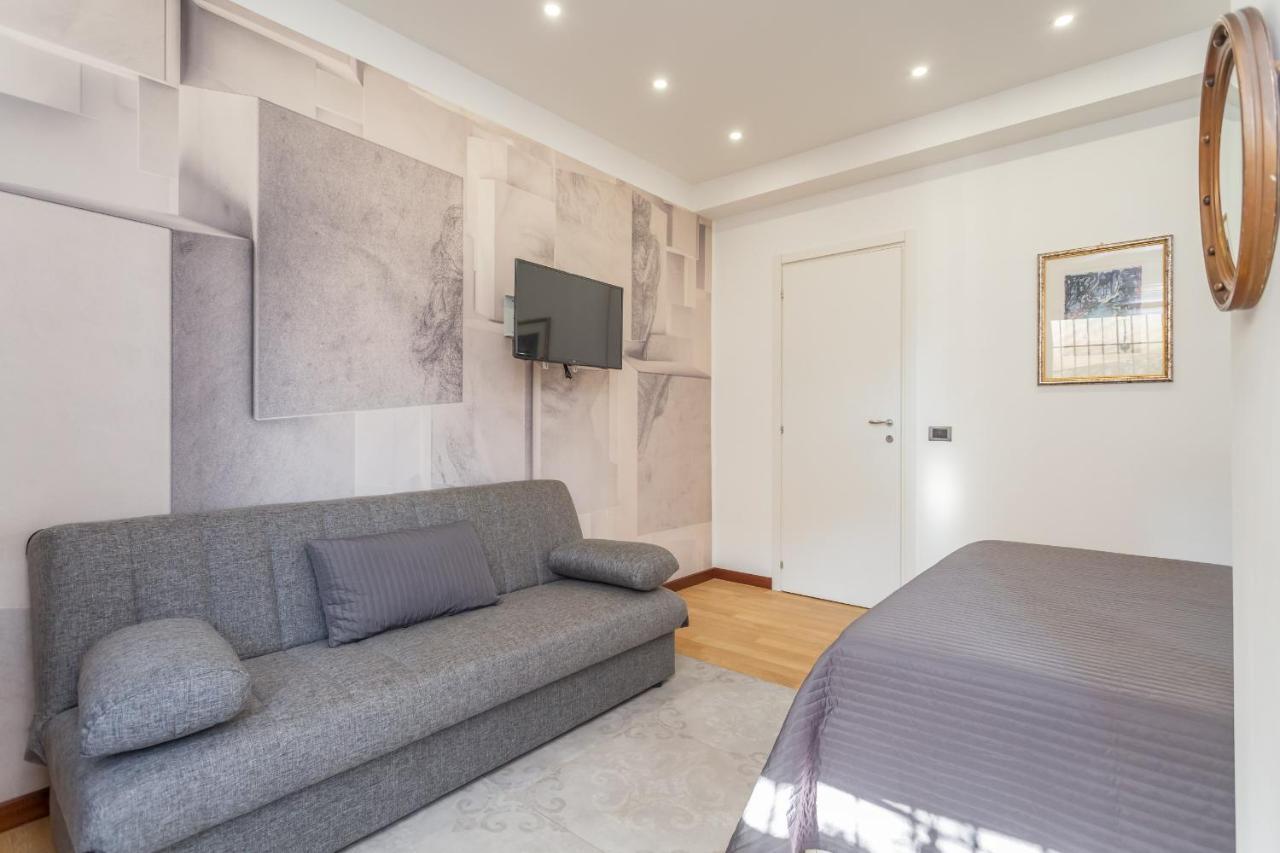 Appartement St Peter'S Spacious 4 Bdr With Private Parking à Rome Extérieur photo