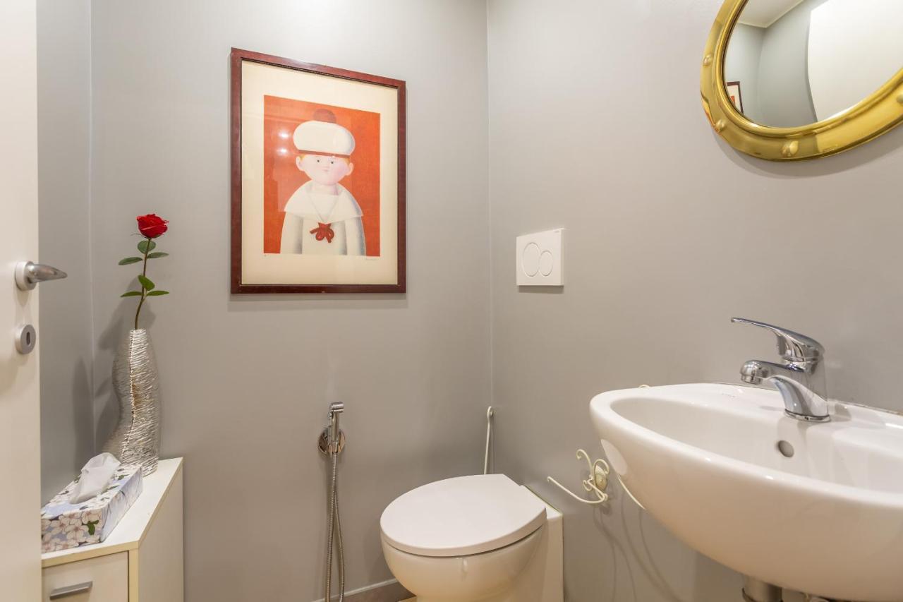 Appartement St Peter'S Spacious 4 Bdr With Private Parking à Rome Extérieur photo